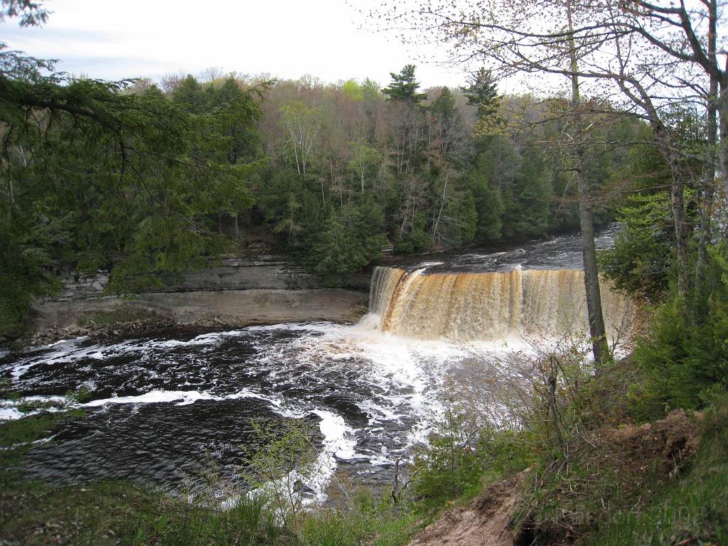 Mackinaw Island Area May 2008 1174.jpg - May 24 2008 a trip to Mackinac City for a 5 M race and a visit to Mackinac Island. A day to the UP, Paradise, Whitefish Point and Tahquamen Falls. This was followed by trips to Petoskey and Charlevoix.